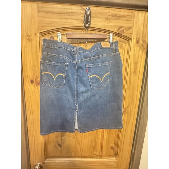 Levi's Dresses & Skirts - Levis Skirt Womens Size 14 Jean Mini Skirt Dark Wash Stretch Denim Pockets